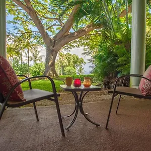 Holiday home Puamana 21d